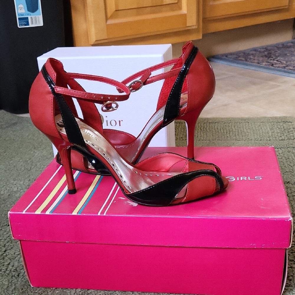 BCBG Red and Black Women's Heels - Picture 2 of 4